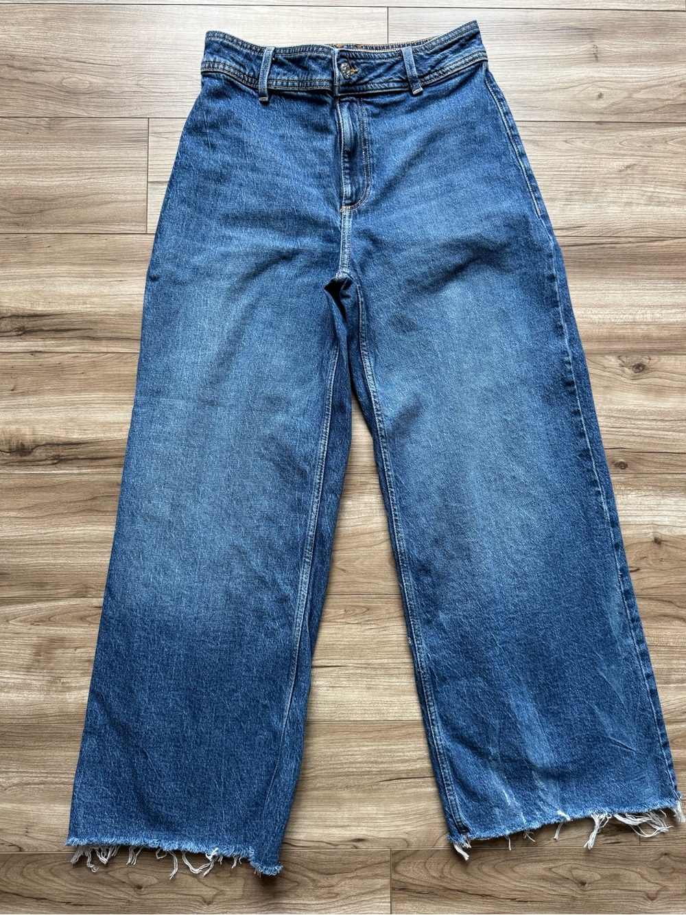 MNG Mango CATHERINE HIGH-RISE JEANS size 6 wide leg frayed hem med blue